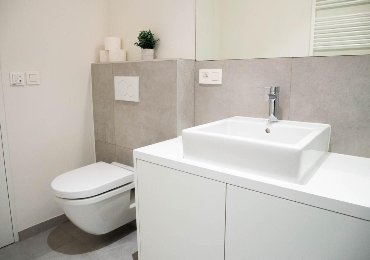 Апартаменты Smartflats - Antwerp View Экстерьер фото